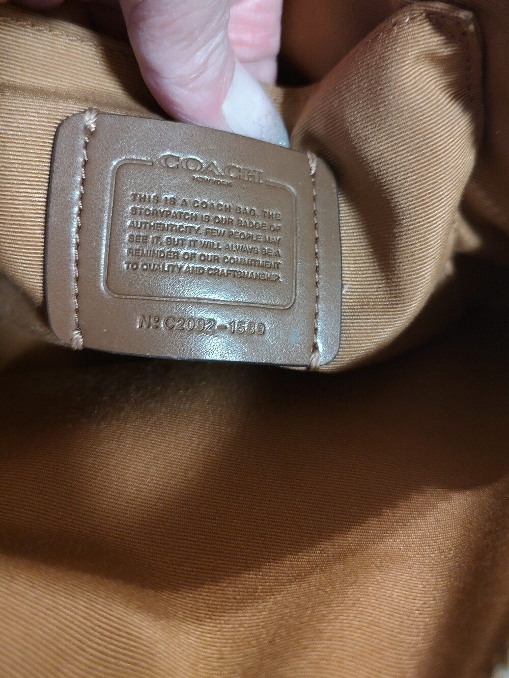 Coach Cream Leather Dome Crossbody with Gold Hardware - Picture 4 of 9
